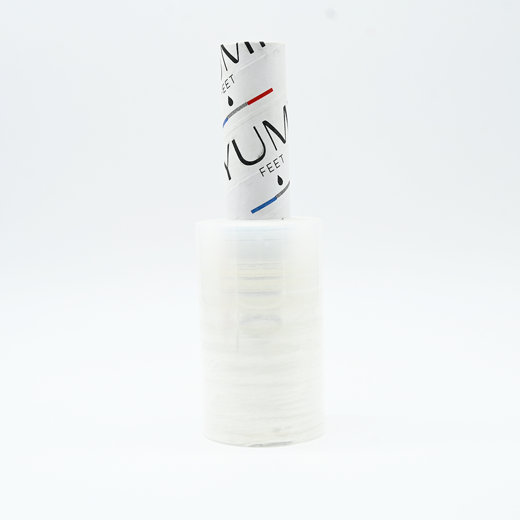 Cling film with integrated roller