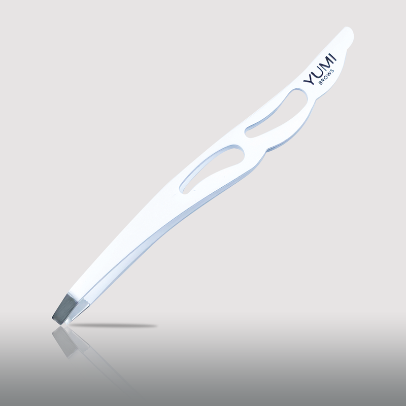 Yumi Brows tweezer crab ends white